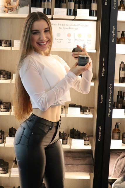 VINOBLE COSMETICS - Anna Sophie